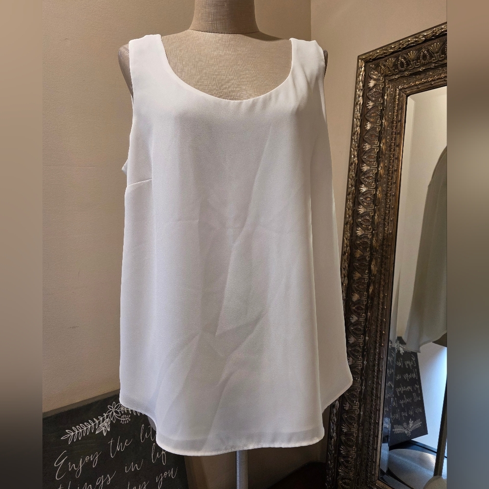 Alfani White Sleeveless Trapeze Top.  Sz Med. EUC.
